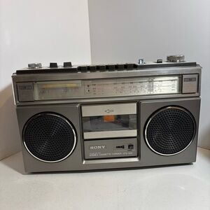 Sony Am/Fm radio cassette-corder‎ player boombox portable stereo 1980’s CFS-55S